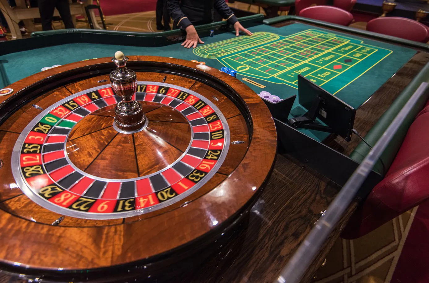 Casino & Leisure